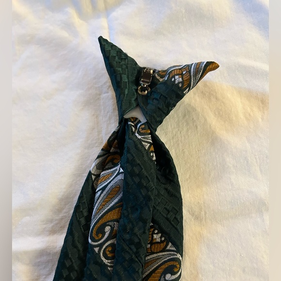 WEMBLEY VTG 70s Clip-on Elegant Green and Brown Paisley Tie - Picture 5 of 6